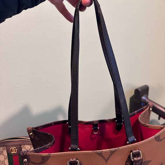 Louis Vuitton MM Monogram Tote - Picture 7 of 10